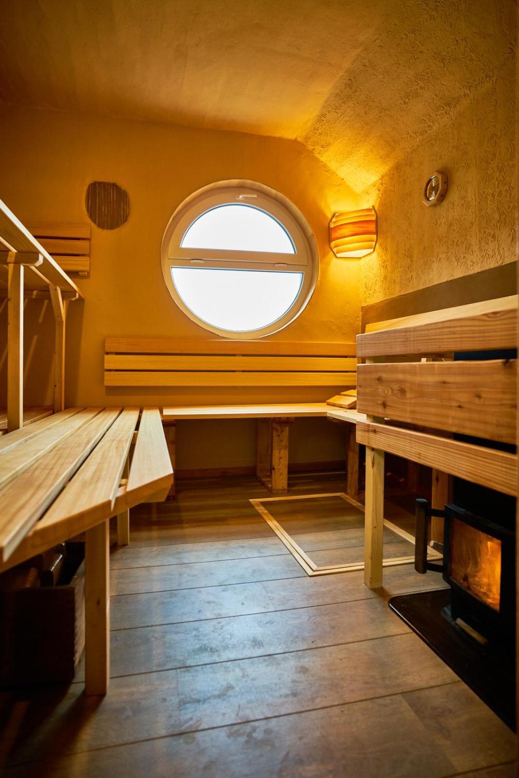 Hotel Olbernhau Mit Sauna - Kleines Landhotel Zur Ofenschenke Esterno foto