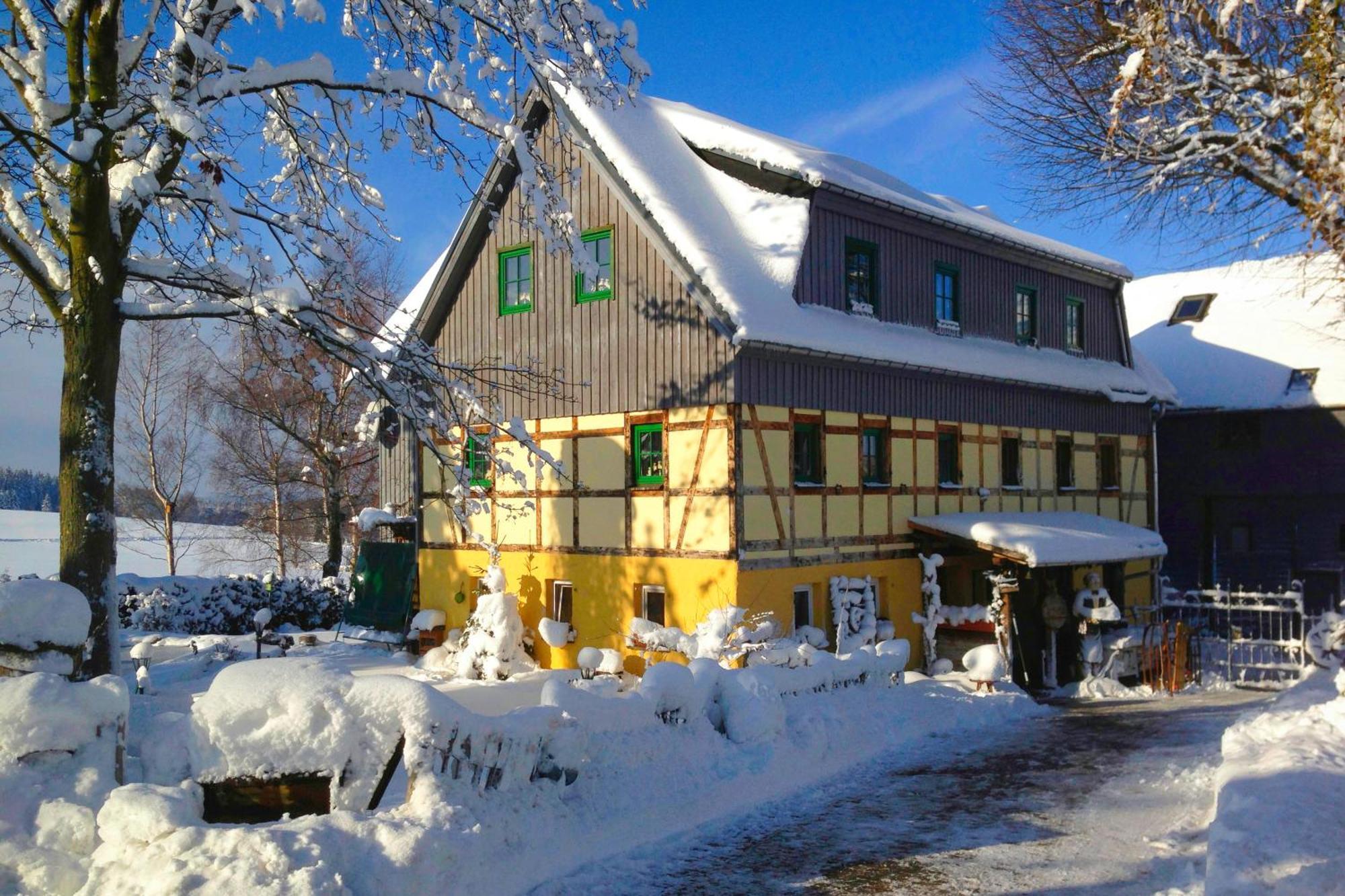 Hotel Olbernhau Mit Sauna - Kleines Landhotel Zur Ofenschenke Esterno foto